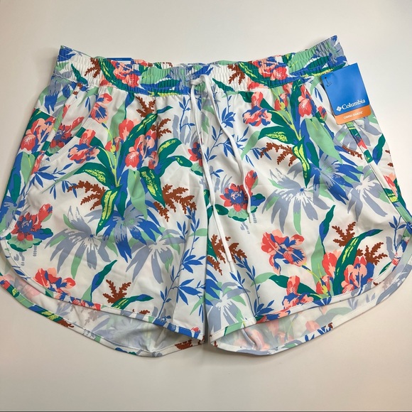 Columbia Pants - COLUMBIA Women's White Floral Print “Bogata Bay” Stretch Shorts - 2X